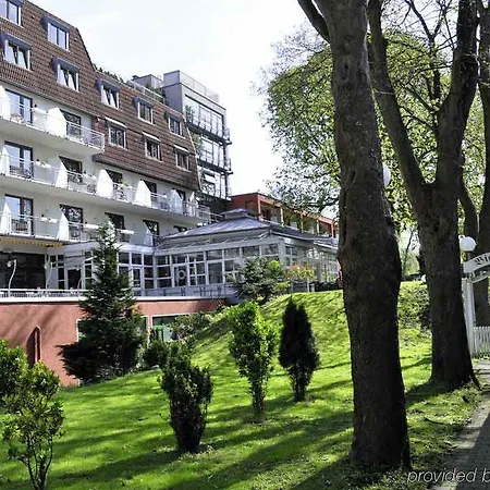Ringhotel Zweibruecker Hof 4* هيردكه
