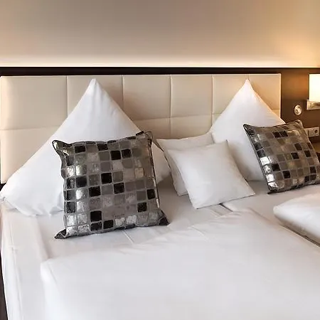 Ringhotel Zweibruecker Hof فندق هيردكه